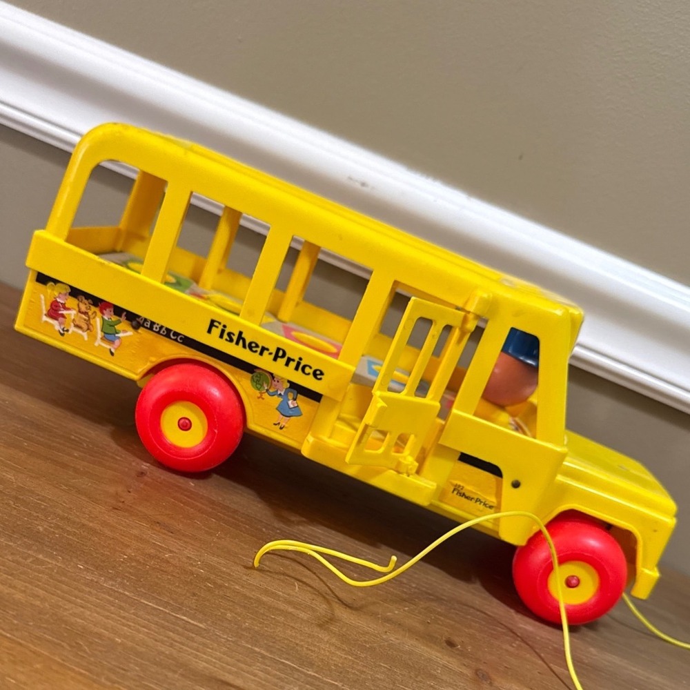 Vintage 1984 Fisher-Price Little People School Bus 192 Yellow Pull Toy Driver